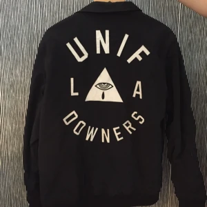  - Jacka/bomber från UNIF, använd fåtal gånger. Nypris 1600:- passar både herr och dam.  Pris exklusive frakt