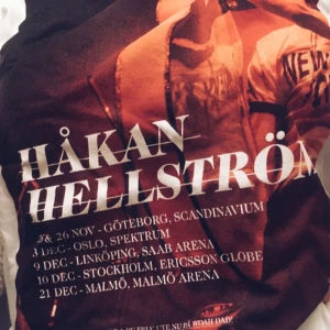  - En Håkan tröja köpt på Håkans konsert i Malmö!❤️  använder swish!! Frakt står du för själv👻👻