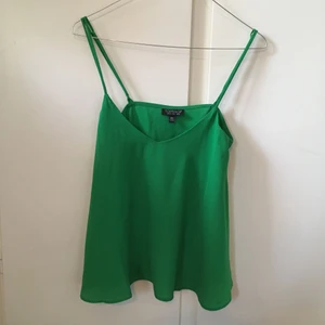  - Superfint linne från Topshop som aldrig använts, frakt tillkommer💚