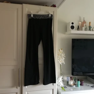  - Victoria Secret yoga pants Short  köpte för 420kr 