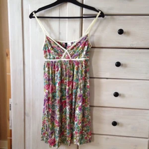  - Kort klänning från HM i gott skick. Strl 34