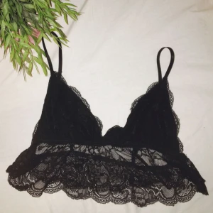  - Spetstopp från Zara, säljer för att den sitter lite dåligt på tuttarna om man är väldigt småbystad som jag! 