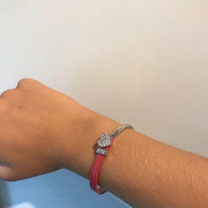 GUESS armband - Armband i äkta silver från GUESS