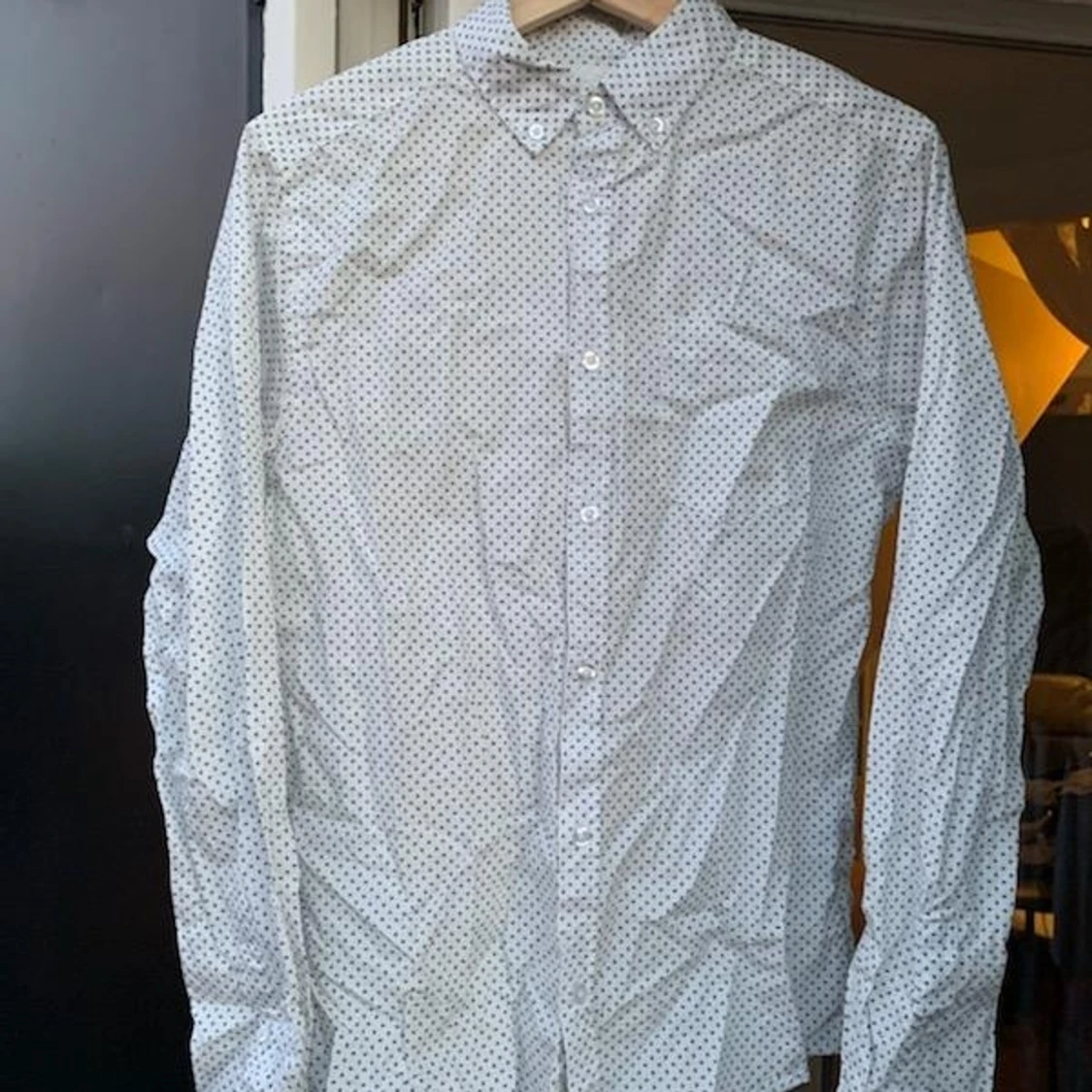 Mönstrad vit skjorta