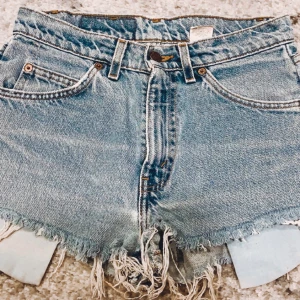 Levis shorts 505 - Super snygga och populära Levis shorts 😍 frakt tillkommer 