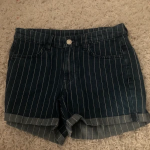 Högmidjade shorts - Från h&m storlek xs! PRISET KAN BLI BILLIGARE