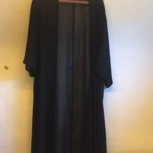 Tunn lång kavaj - Tunn genomskinlig blus 50:-/st