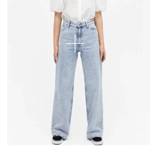 Yoko jeans blue  - Säljer mina yoko jeans från monki då de ej kommer till någon användning längre. Jeans är i bra skick. Storlek 25 och slutsålda på hemsidan. Köptes för 400kr, Bud: 290kr