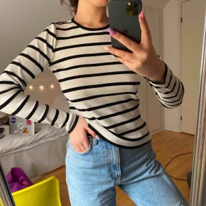  - Super skön långärmad tröja, frakt ingår!