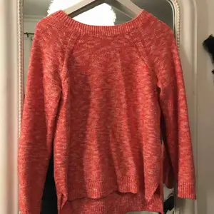 Superfin corallrosa stickad tröja från Size & needle