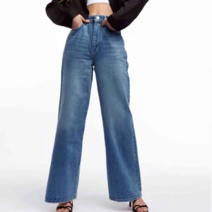  - Jättefina trendiga widejeans från Gina. Säljes pga för stora. Endast provade. 