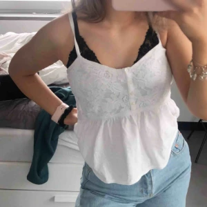  - Kort & söt sommartröja! Inga fel på den! 