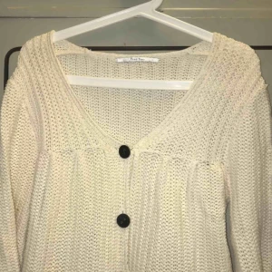  - En fin och härlig kofta som är rätt trendig just nu 