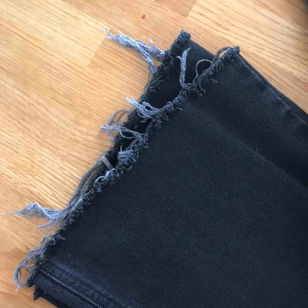 Snyggaste jeansen från reclaimed vintage, så snygg fit men tyvärr lite korta för min smak :( . Jeans & Byxor.