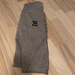 Better Bodies warvly thights  - Otroligt sköna thights färg grå 😄