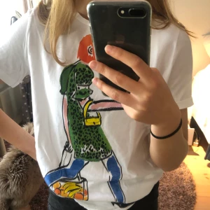 T-shirt - Fin t-shirt från Zara som inte kommer till användning.