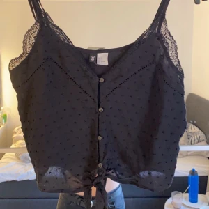 Linne  - Gratis frakt. Ett fint linne som är använd några gånger. Pris kan diskuteras💙