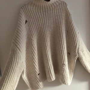 Stickad polo tröja - Från chiquelle storlek one size knappt använd  