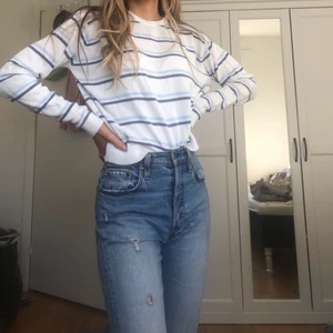  Stickad från Brandy Melville - Älskade brandy Melville tröja som inte kommer till användning!!