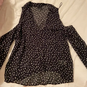 Gina  - Snygg tröja med halv armar andvänt 1 gång