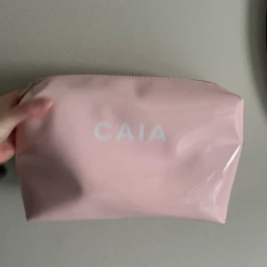 Caia necessär  - Superfin caia necessär, använd 2 ggr. Super fräsch. 