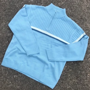 Babyblue kofta - Så snygg blå kofta! I mycket bra skick! 😇 Eytys liknande!