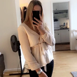 Blus från Nelly  - Fin blus från Nelly, storlek 34! 60kr + frakt 