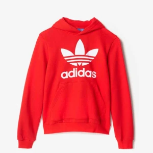  - Säljer denna adidas hoddie i storlek M