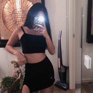  - Crop set i sammet | nyskick | endast testad | frakt ingår i priset 