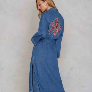  - Snygg kappa från NA-KD. Använd fåtal gånger! 