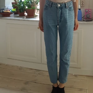  - Jeans från Monki  Storlek 28  
