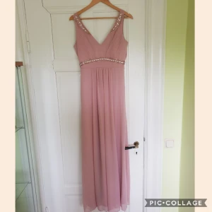  - Balklänning endast andvänd en gång. Köpte den för 1200