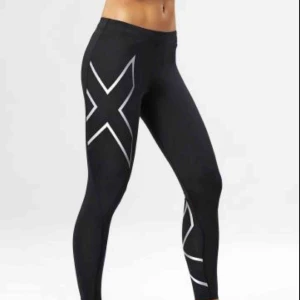  - Säljer dessa träningstights från 2xu då jag inte använder de längre. Nypris ca 700kr. Lite små i storleken.