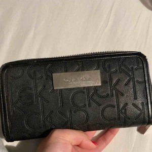  - Använd men väldigt fin plånbok från Calvin Klein