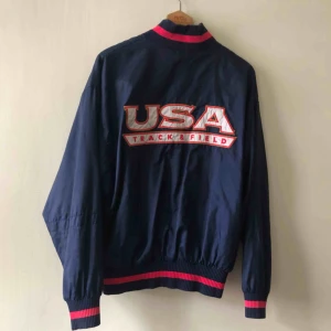  - Vintage Nike från tidigt 90-tal. Sjukt mycket snyggare irl 🔥🔥🔥