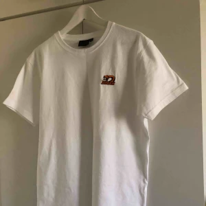  - En T-shirt från hov1, endast provad