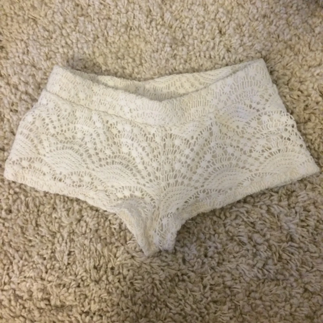 Virkade shorts, skitbra form! Strl 140, ca XXS.  - 1405884293