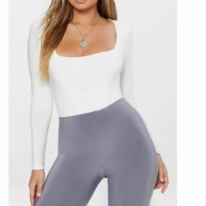  - Superfin body som tyvärr inte har kommit till användning. Jag har som sagt en garderobsrensning nu inför sommar och allt som inte kommit till användning ska bort. pris kan diskuteras vid snabb affär. fraktar men du står för kostnaden 