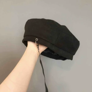  - Basker/hatt köpt från en liten butik i Asien men aldrig använd! 40kr frakt eller mötas upp i Stockholms innerstad ♥️🌹