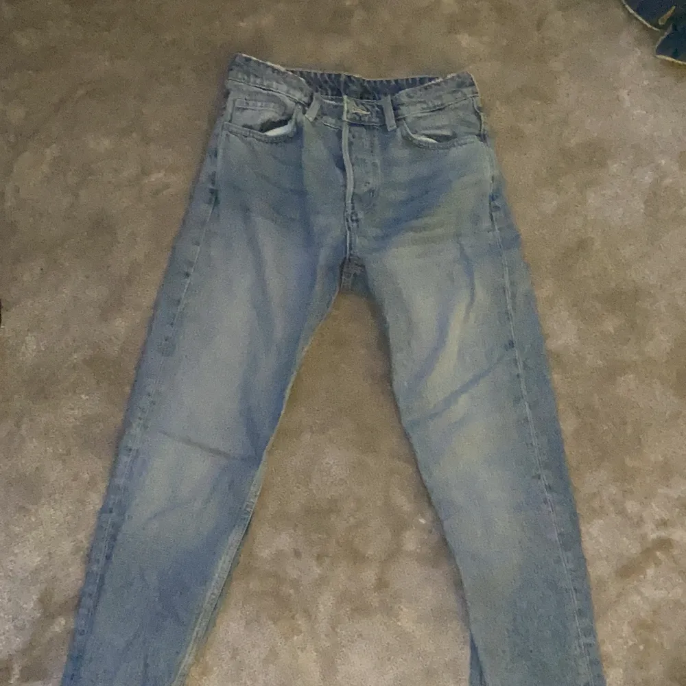 Weekday jeans använda fåtal gånger.. Farkut & Housut.