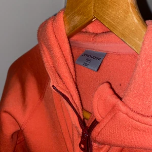 houdini kofta - houdini kofta i storlek 160 men passar XS! 200kr inklusive frakt. pm för mer info <3