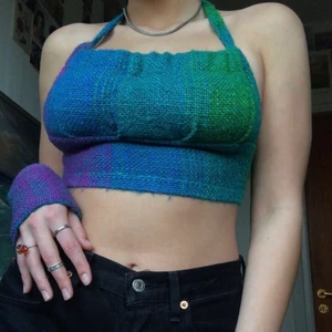 Topp+handledsvärmare! - Har sytt denna topp+handledsvärmare i ett handvävt mjukt material❤️ Toppen passar XS/S/liten M och max e-kupa då den försluts i nacke och rygg☺️💓