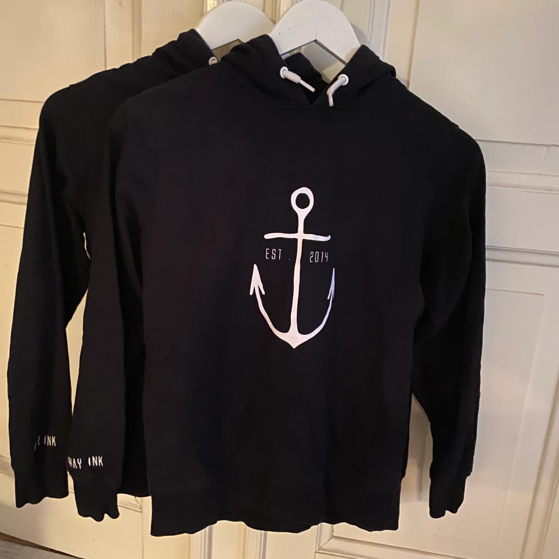 Två hoodies från way ink i storlek 146/152