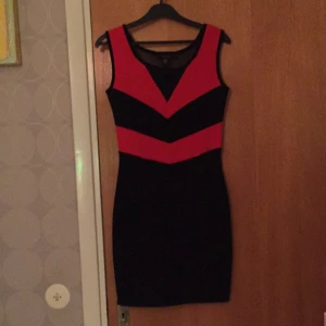  - Kortklänning och tight, från new yorker, passar bra nu till julen! 
Swish går bra! :)