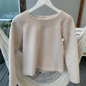 Little remix - Little remix tröja, storlek 14-15 väldigt bra skick 