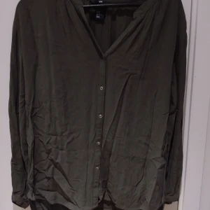 Skogsgrön blus - Skogsgrön blus