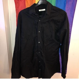 Skjorta från Jack & Jones - Svart skjorta! Nypris: 299 