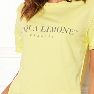 Aqua linone t-shirt - Säljer denna fina aqua limone t-shirten som knappt är använd. I en sån fin gul färg