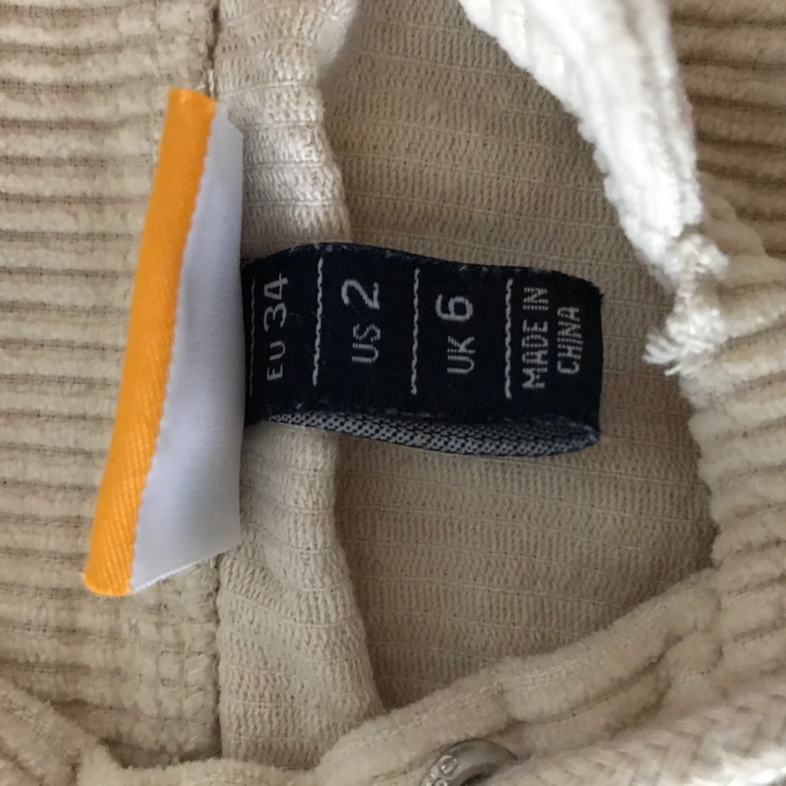 Elesse croppad vit hoodie strl 34 - 91