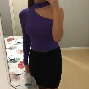  - Lila tröja aldrig använt kostar 70 Kr frakt tillkommer 30/37